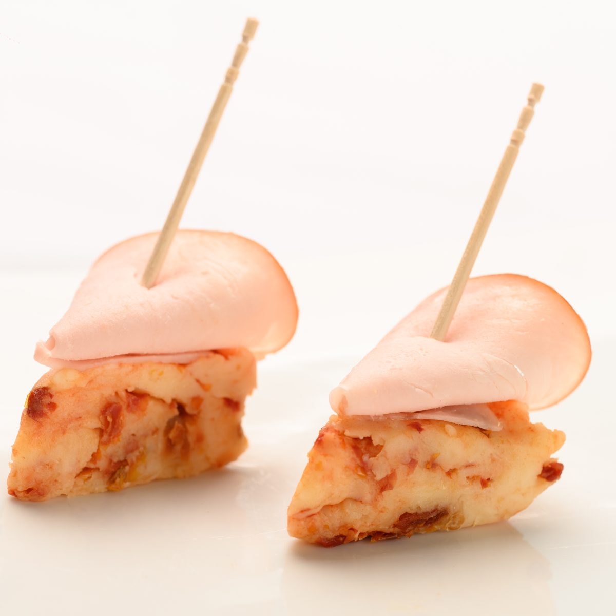 Quesito con tomate deshidratado y lomito (10 unidades)