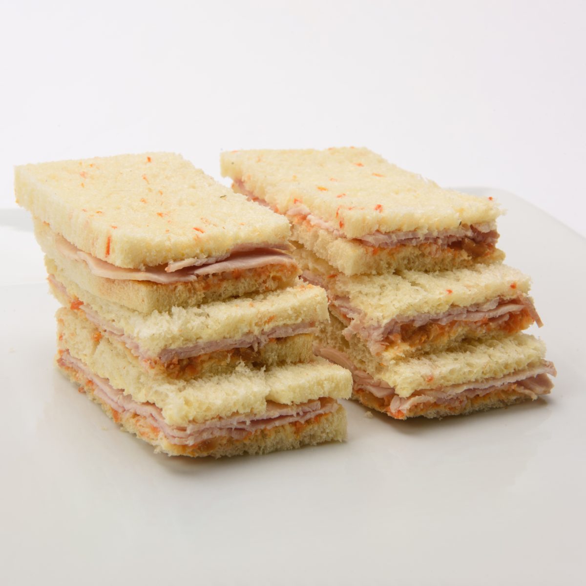 Sándwich Mixto en Pan de Zanahoria (16 Uds.)