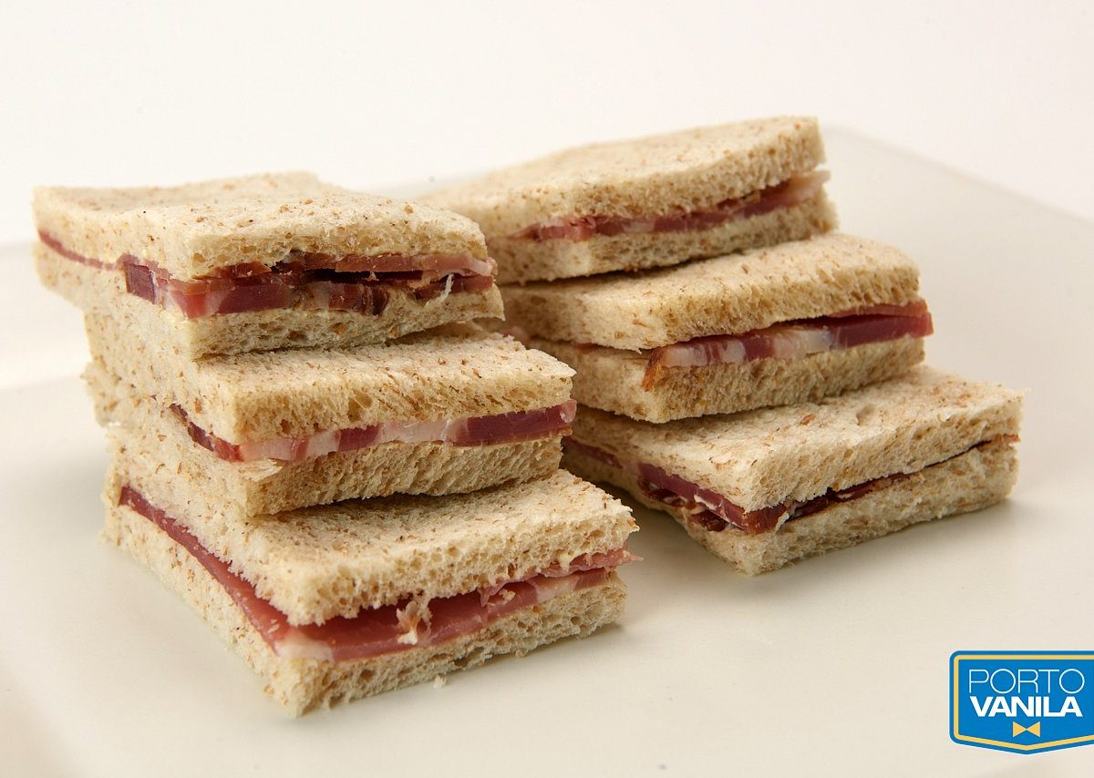 Sándwich de Bondiola en Pan Integral (16 Uds.)