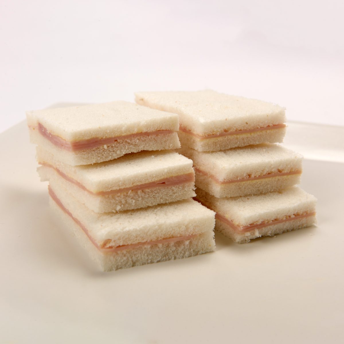 Sándwich de Jamón en Pan Blanco (16 Uds.)