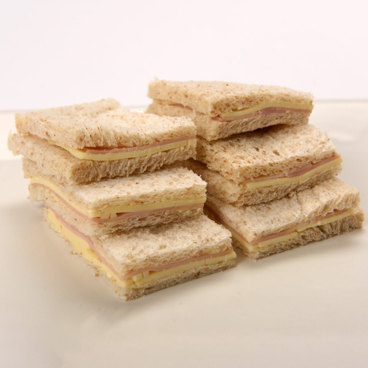 Sándwich de Jamón y Queso en Pan Integral (16 Uds.)