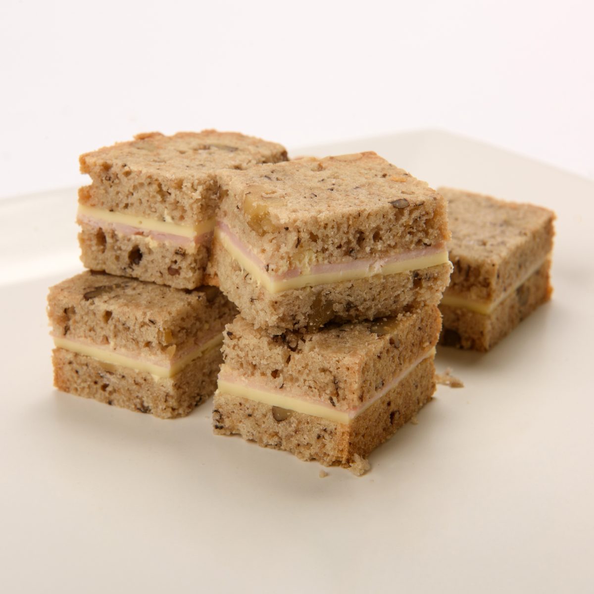 Sándwich Petit de Jamón y Queso en Pan de Nuez (12 Uds.)