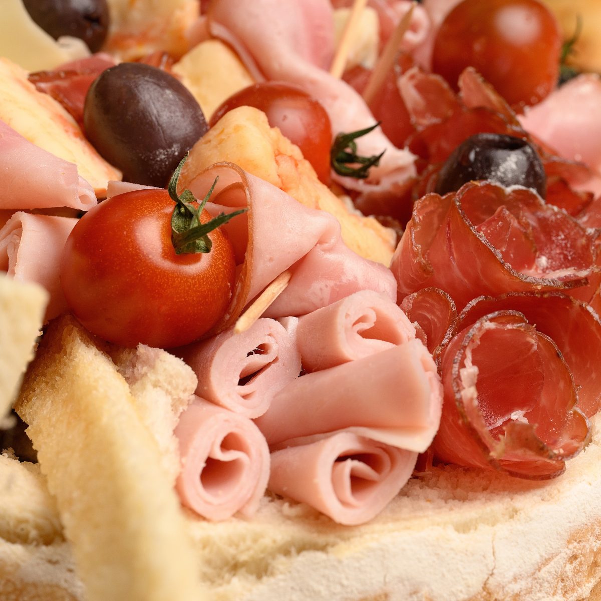 Picada de Quesos y Fiambres en Pan de Campo - Imagen 2